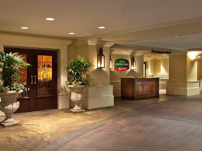 Courtyard By Marriott New Orleans French Quarter/Iberville Interior photo